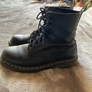Leather Doc Martens size 8(women’s)